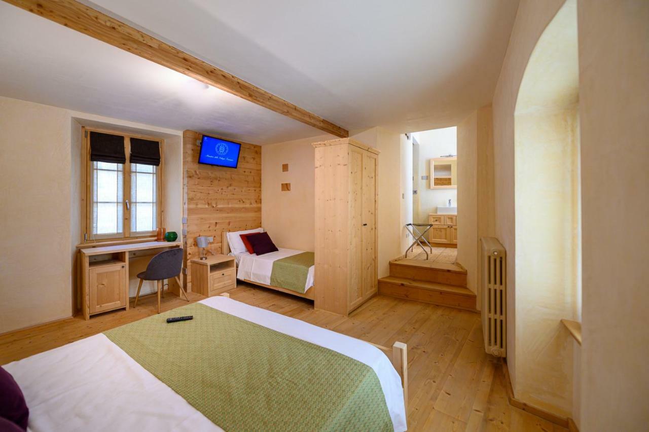 Comfort Triple Room Shower